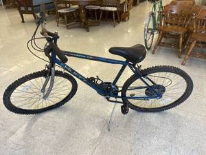 lot 365 image: Huffy Santa Fe Bicycle