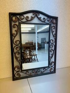 lot 370 image: Metal Frame Mirror