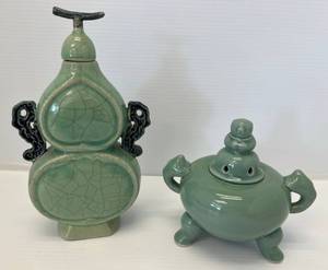 lot 73 image: Vintage Chinese Pottery