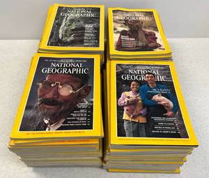 lot 80 image: Vintage 1980s National Geographic Magazines