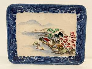lot 91 image: Antique Japanese Hand Painted 7 12 x 5 34 Blue & White Pottery Dish