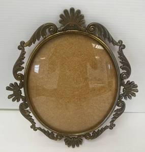 lot 118 image: Antique Brass Bubble Glass Picture Frame 15 x 13