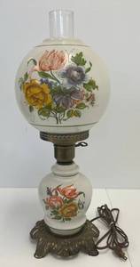 lot 125 image: Vintage Hurricane Table Lamp With Floral Design (Works) 20 Tall