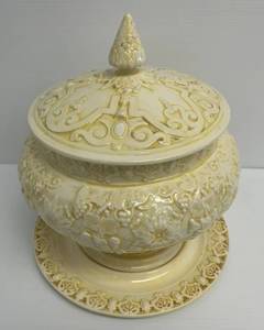 lot 163 image: Large Antique Ornate Bowl With Lid And Serving Plate 14T x 12W