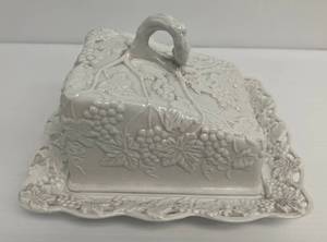 lot 180 image: Vintage Graces Teaware Unique Grapes & Leaves Butter Dish  Cheese Plate With Whote Pierced Edge Design 9 12 x 6