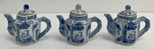 lot 186 image: Vintage Chinese Blue & White Export Porcelain Teapots Set Of Three 3 12 x 4  (No Chips Or Cracks)