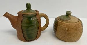 lot 195 image: Primitive Studio Stonware Glaze Clay Pottery TeaCoffee Pot And Sugar 2 Pc Set Never Used  (No Chips Or Cracks)
