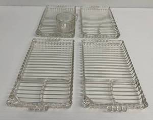 lot 197 image: Vintage Glass Sip And Snack Plate, Beads And Ribs Pattern, Hazel Atlas Four Trays And 1 Cup (No Chips Or Cracks)