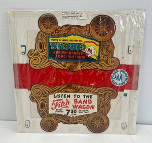 Vintage Ringling Bros And Barnum & Bailey WWII Die-Cut Bandwagon With Advertising