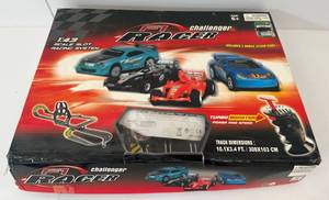 F1- Challenger Racer Set (Seems Complete Only One Car)