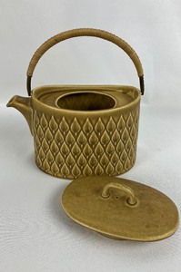 lot 53 image: Bing & Groendahl Vintage Danish Stoneware RELIEF Teapot - Nissen Kronjyden