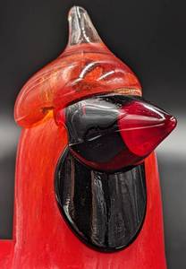 lot 38 image: Signed Oiva Toikka for IITTALA Art Glass Red Cardinal  Kardinaali with Label - 6 Inches High