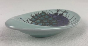 lot 76 image: Vintage 1060s Royal Copenhagen Petite Crazy Birds Plate by Beth Breyen - 1071355