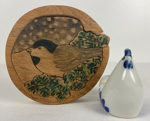 lot 75 image: Vintage Blue and White Porcelain Hen Whistle & Hand-Carved and Painted Wood Folk-art Chickadee Puzzle