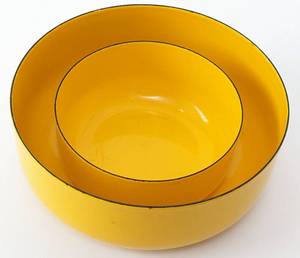 lot 49 image: Two Vintage Finel Arabia Kaj Franck Yellow Nesting Bowls - Finland Enamelware