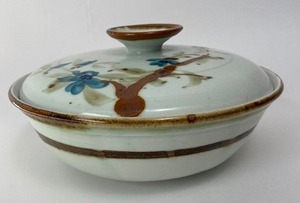 lot 105 image: Lovely Hand Crafted Glazed Signed Pottery Steamer Bowl
