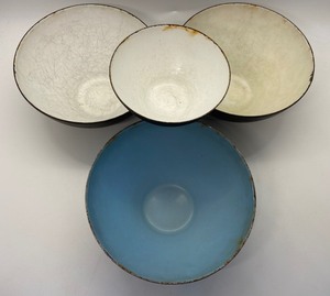 lot 108 image: Set of Four Vintage Krenit Denmark Steel Enameled Bowls by Herbert Krenchel  - Danish Enamelware