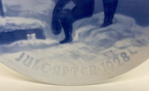 lot 137 image: Rare Vintage Royal Copenhagen Bing & Grondahl June 1928 Plate