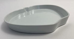 lot 229 image: Bright White Ceramic Apple Tart Pan - Made in France