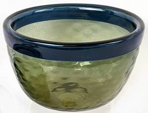 lot 129 image: 2 Vintage Signed Art Glass Bowls - One Arne Jon Jutrem of Hadeland, Norway