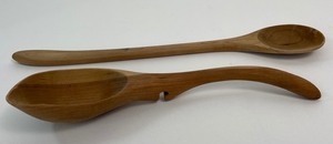 lot 205 image: Jonathans Spoons Lazy Ladle with a Spout & Longest Spoon
