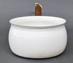 lot 221 image: Vintage Enamelware White Sauce Pan with Wood Handle
