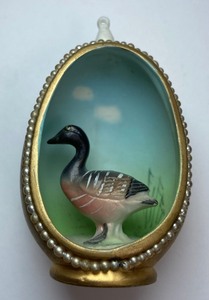 lot 275 image: Two Vintage Enesco Bone China Eggs with Waterfowl Diorama - Japan
