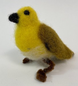 lot 261 image: Feathered Friends and Decorative Nests