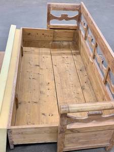 lot 4B image: Antique 19th Century Gustavian Swedish Rustic Pine Trundle Daybed Bench Sofa