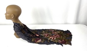 lot 353 image: 3 Vintage Scarves