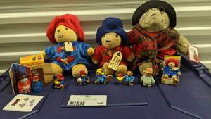 lot 208 image: Rare Collectible Vintage Paddington Bear Collection from London