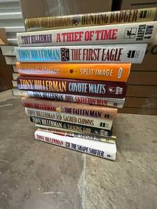 lot 133 image: Tony Hillerman Mystery Book Collection 10 Books