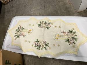lot 193 image: Assorted Beautiful Table Mats