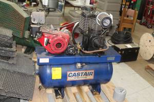 lot 703 image: Castair I13GH3HCI 30-Gallon Honda GX 390 Gas Air Compressor