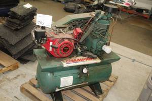 lot 705 image: Champion Honda GX140 Gas Air Compressor