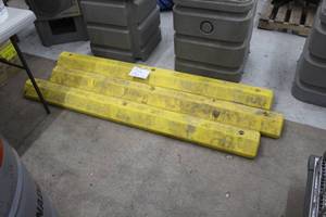 lot 733 image: Lot of (3) Eagle Manufacturing Curb Partitions