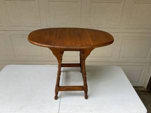 Drop Leaf Occasional Table
