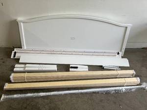 lot 38 image: King Bed Frame in White DAMAGED