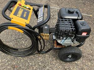 lot 3 image: Dewalt 4400 PSI 4.0 GPM Gas Cold Water Pressure Washer with DEWALT 420cc Engine