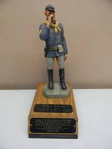 lot 19 image: Michael Garman CAVALRY SERGEANT Statue #221 HANDPAINTED - GREAT PIECE - NICE - APPROX 16 - SEE PICTURES