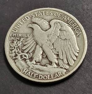 lot 33 image: 1920 WALKING LIBERTY HALF DOLLAR