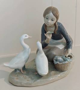 Lladro Porcelain Girl Feeding Ducks