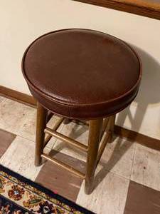 26 Inch Padded Stool
