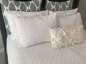 Beautiful Decorative Queen Sized Bedding