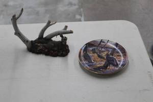lot 784 image: Lot of (2) Hunting Dcor - Xpedx 2004 Turkey Collectors Plate, Buck Under Tree Table Dcor
