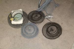 lot 780 image: Lot of (5) Metal Collapsible Fish Nets