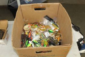 lot 836 image: Lot of (1 Box) Fishing Lures