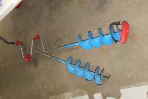 lot 827 image: Lot of (2) Ice Augers w Tie Strap
