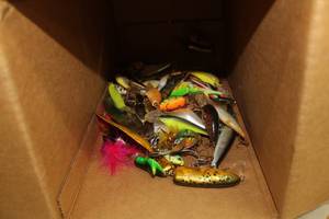 lot 847 image: Lot of (1 Box) Fishing Lures