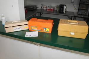 lot 864 image: Lot of (3) Tackle Boxes - 11 The Uni-Box, 12-12 Snoopy Catchem Box by Zebco, 11 Beige